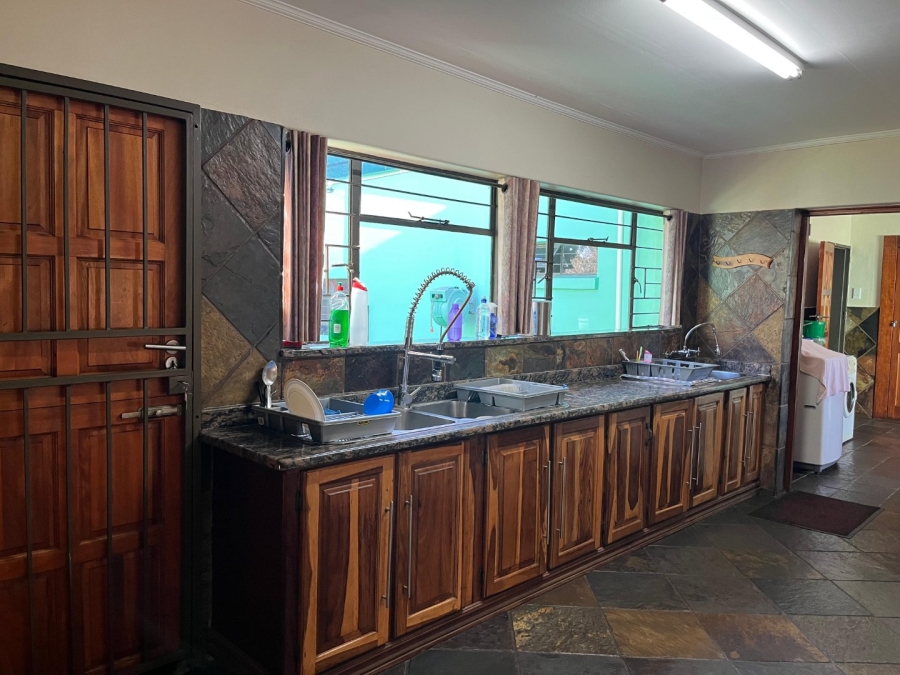 4 Bedroom Property for Sale in Lindequesdrif North West